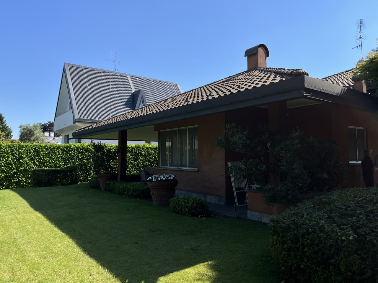 VENDESI A TREZZANO SPLENDIDA VILLA DI 229 MQ CON GIARDINO - Foto 1