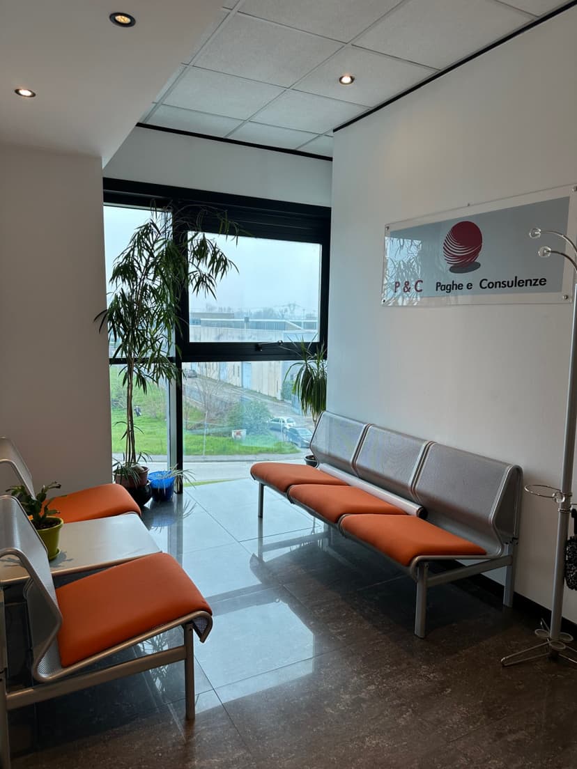 BUCCINASCO, AFFITTASI PRESTIGIOSO UFFICIO 150 MQ