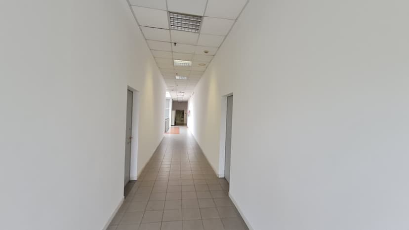 Ampio ufficio luminoso in affitto a Buccinasco