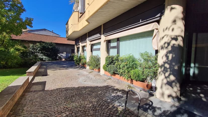 AFFITTASI UFFICI ZONA PORTA GENOVA